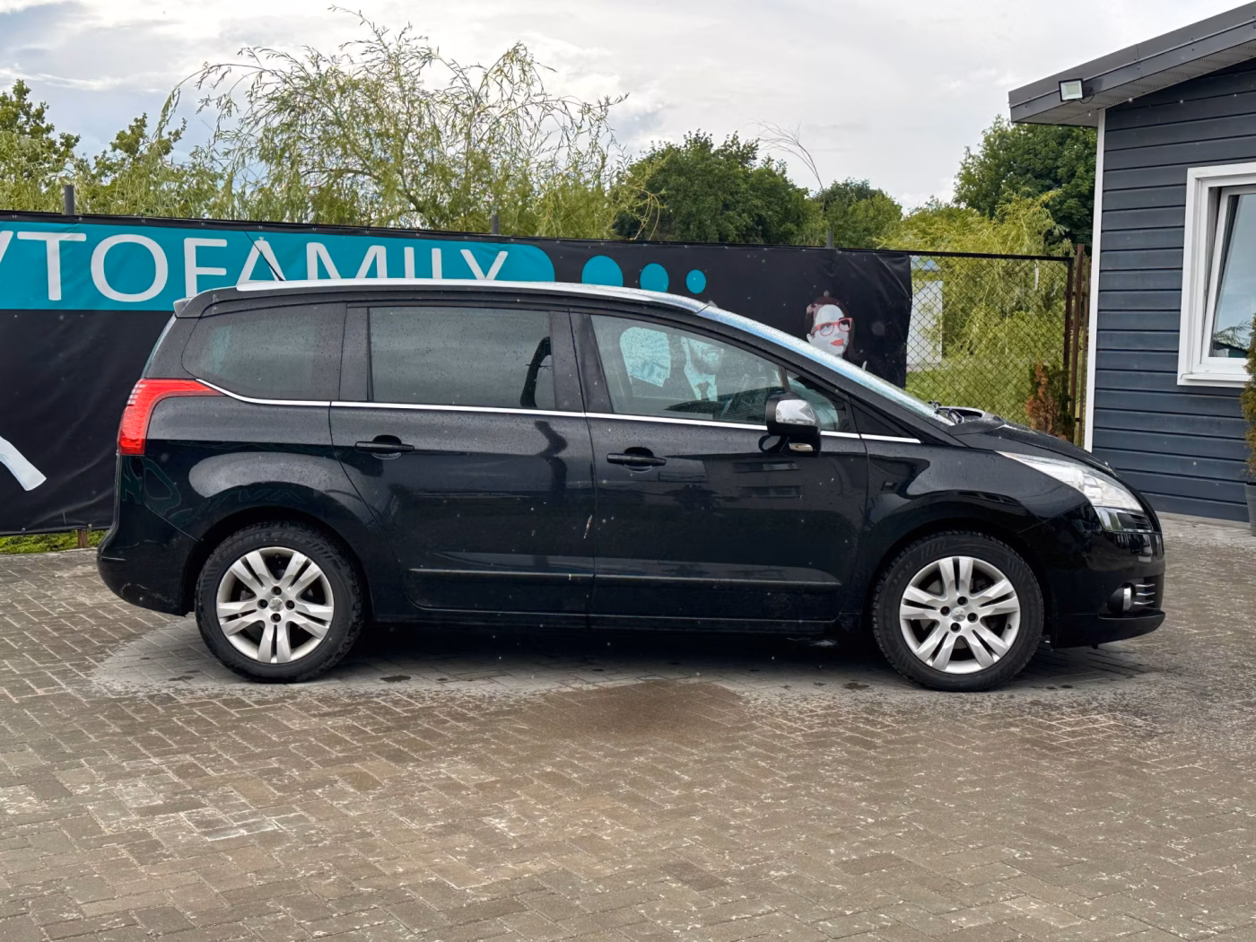 Peugeot 5008 фото 9