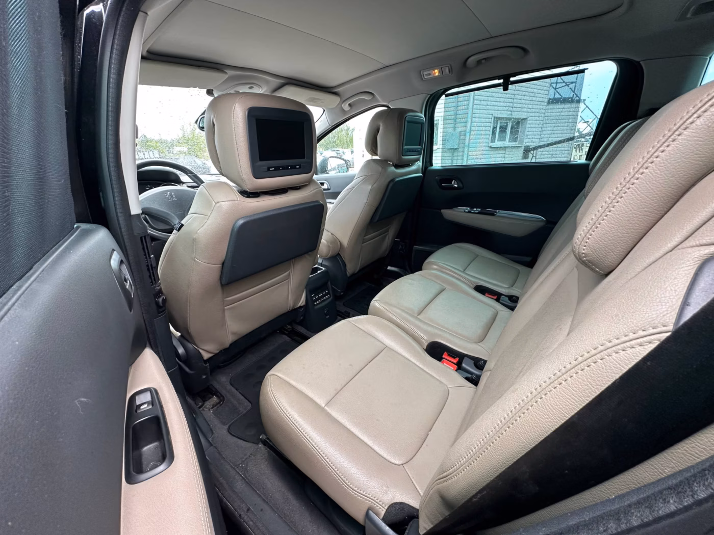 Peugeot 5008 фото 12
