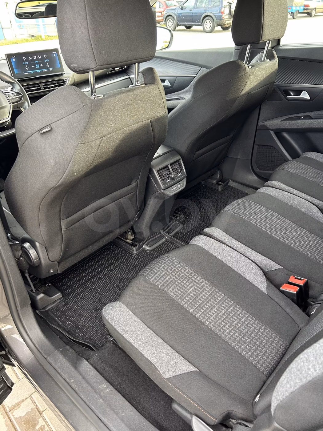 Peugeot 5008 фото 12