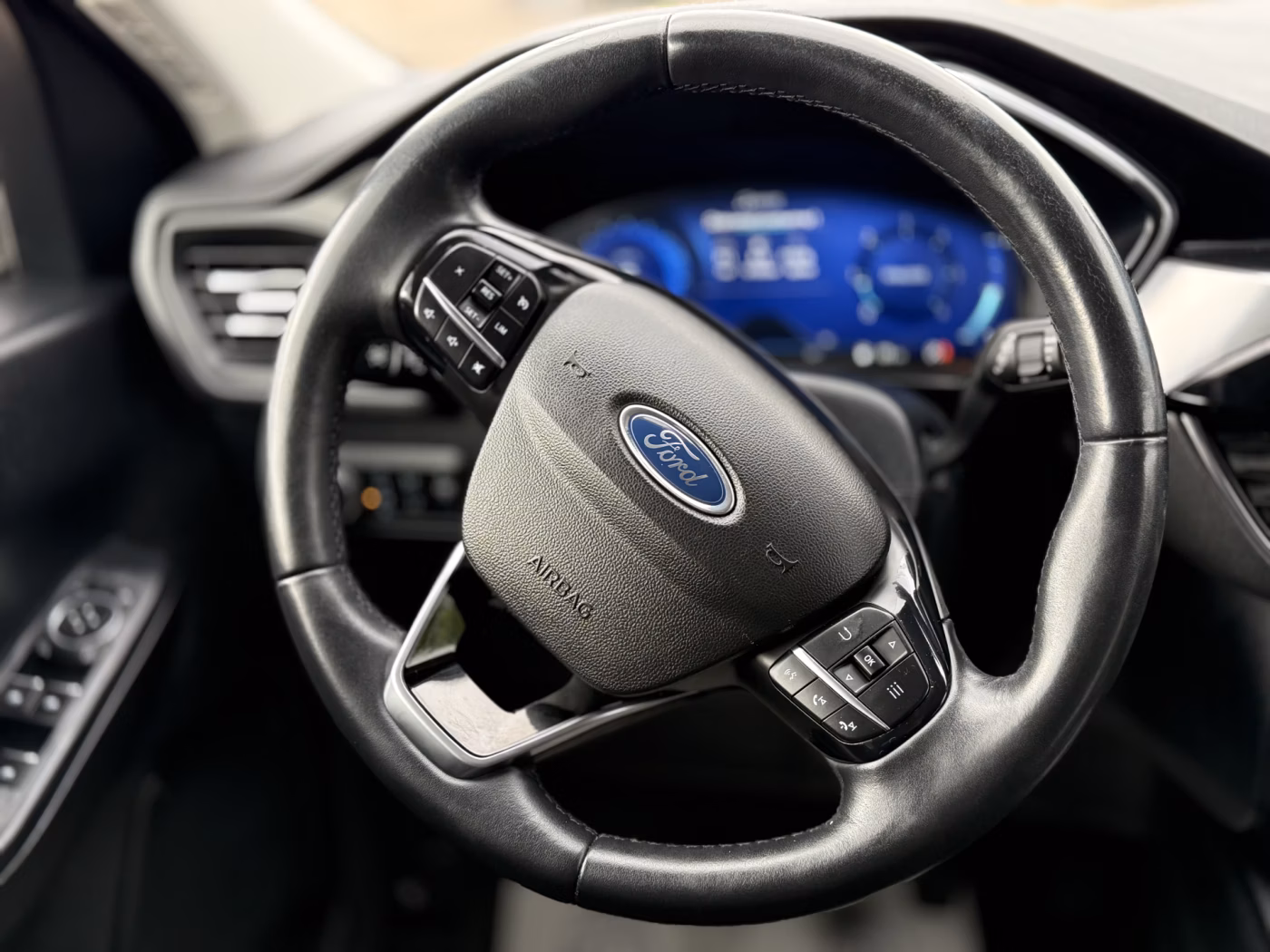 Ford Kuga фото 23