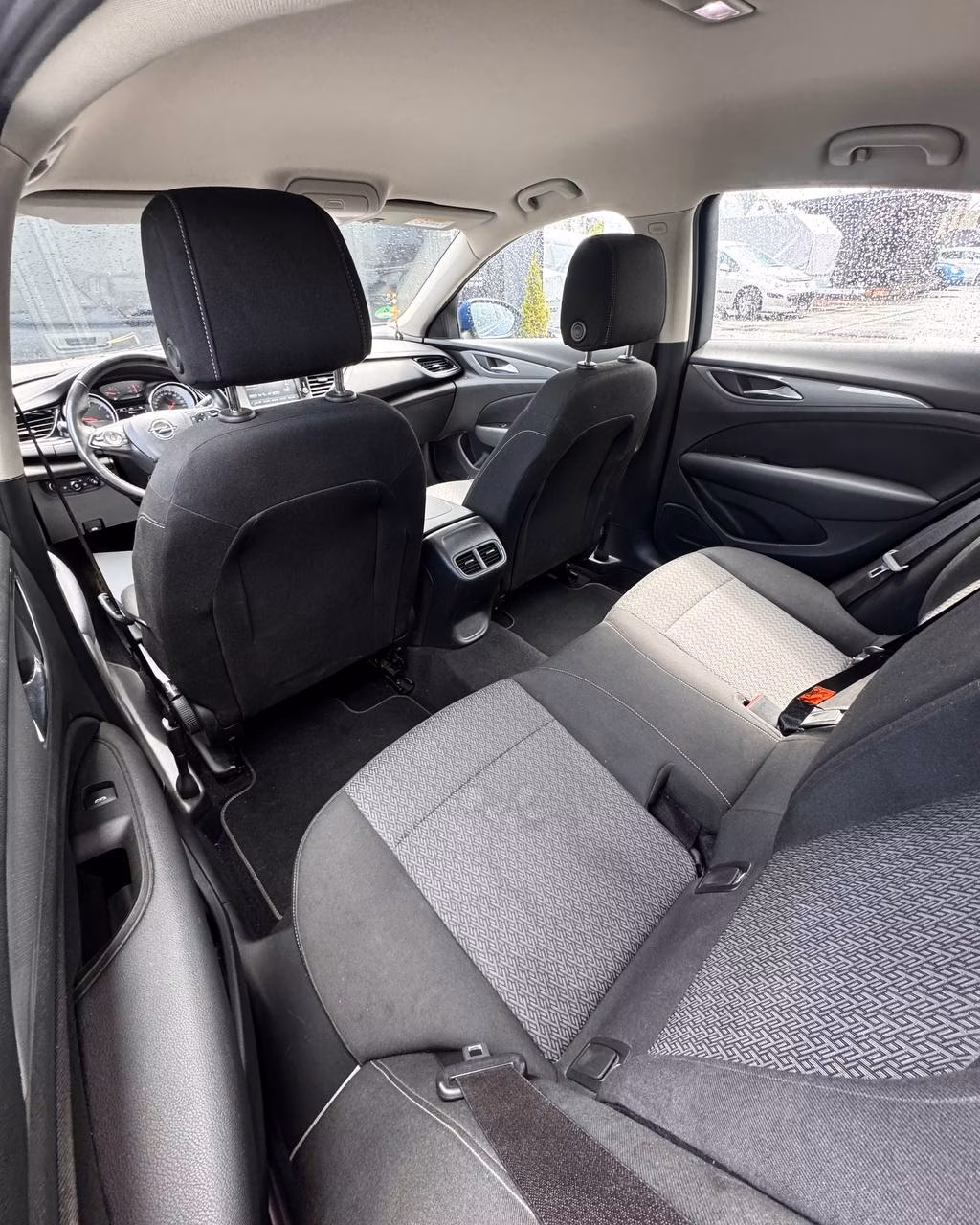 Opel Insignia фото 11