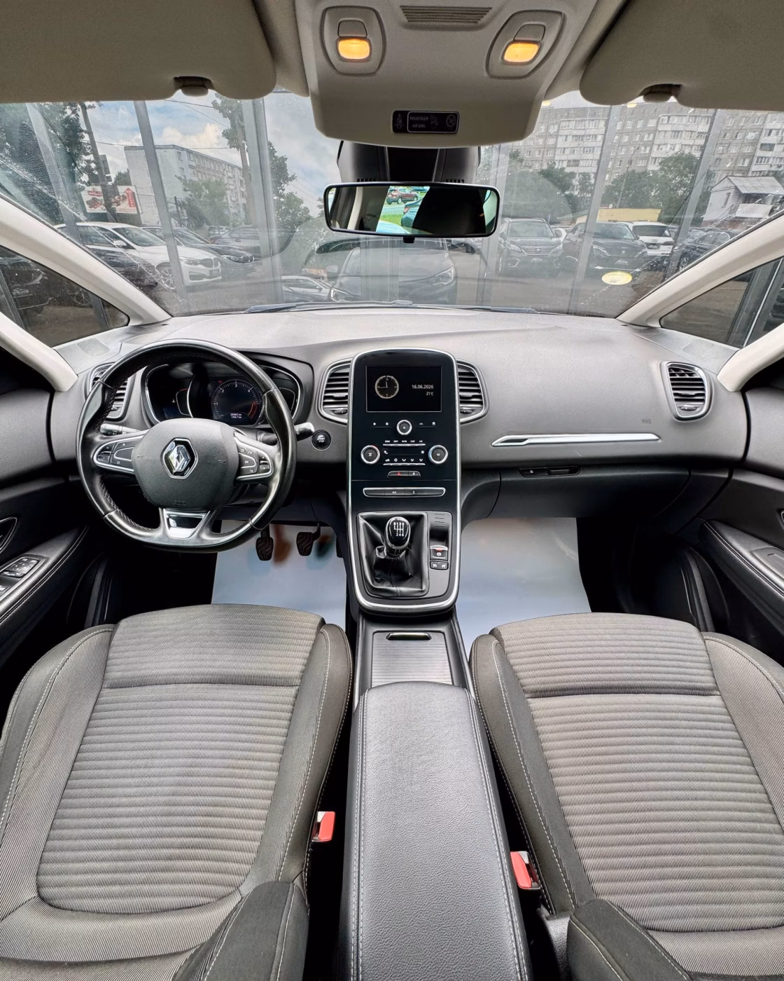 Renault Scenic фото 9