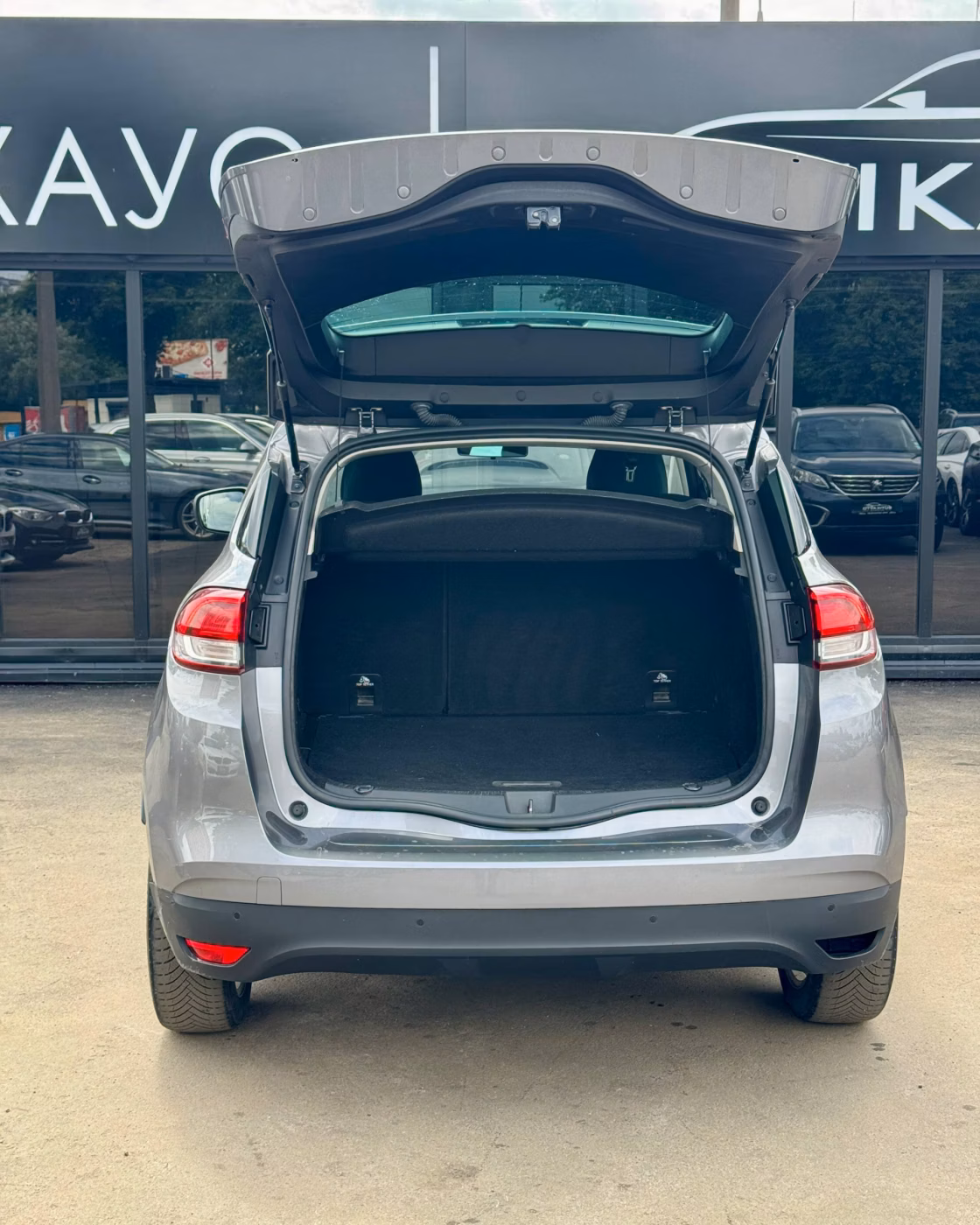 Renault Scenic фото 12