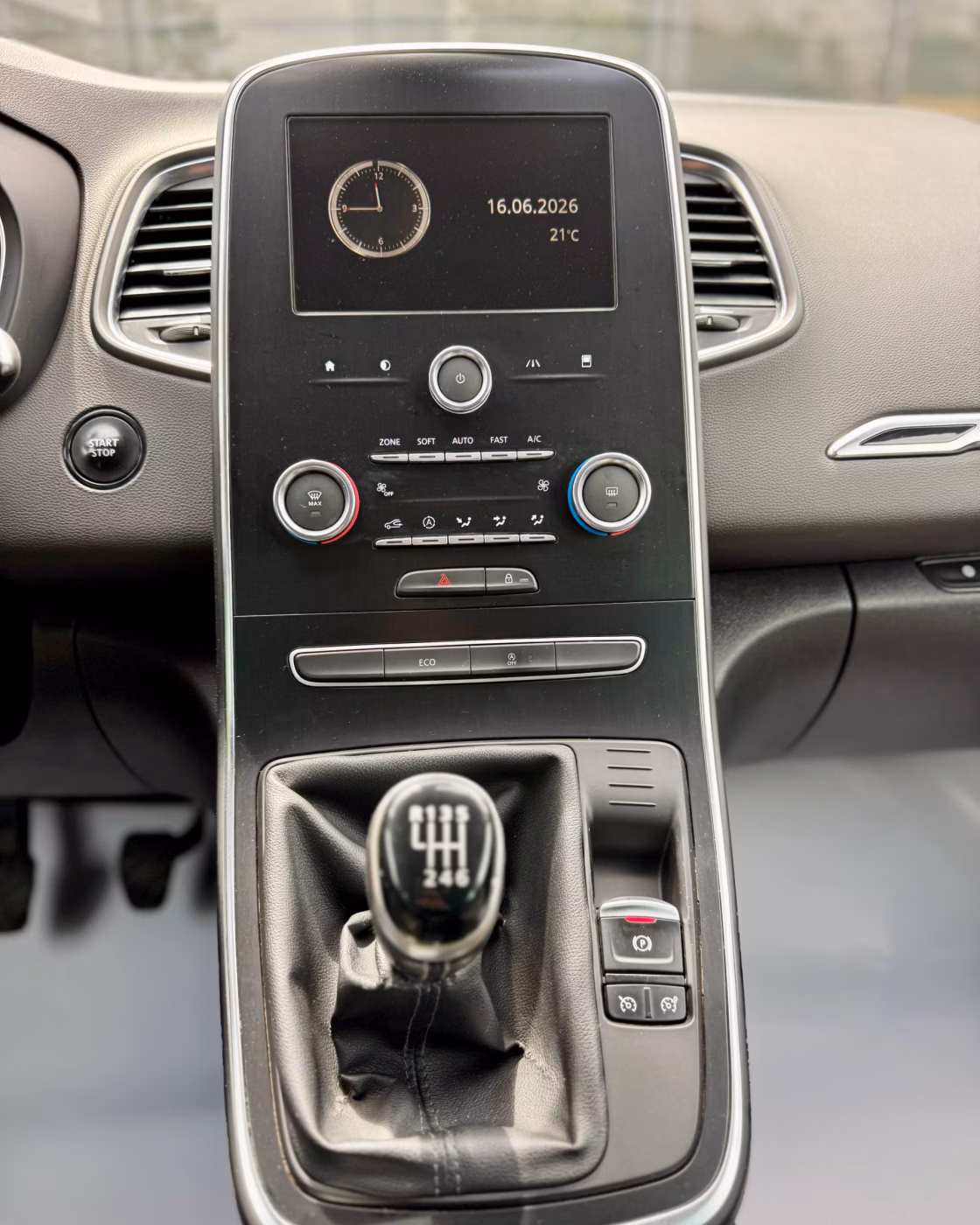 Renault Scenic фото 16