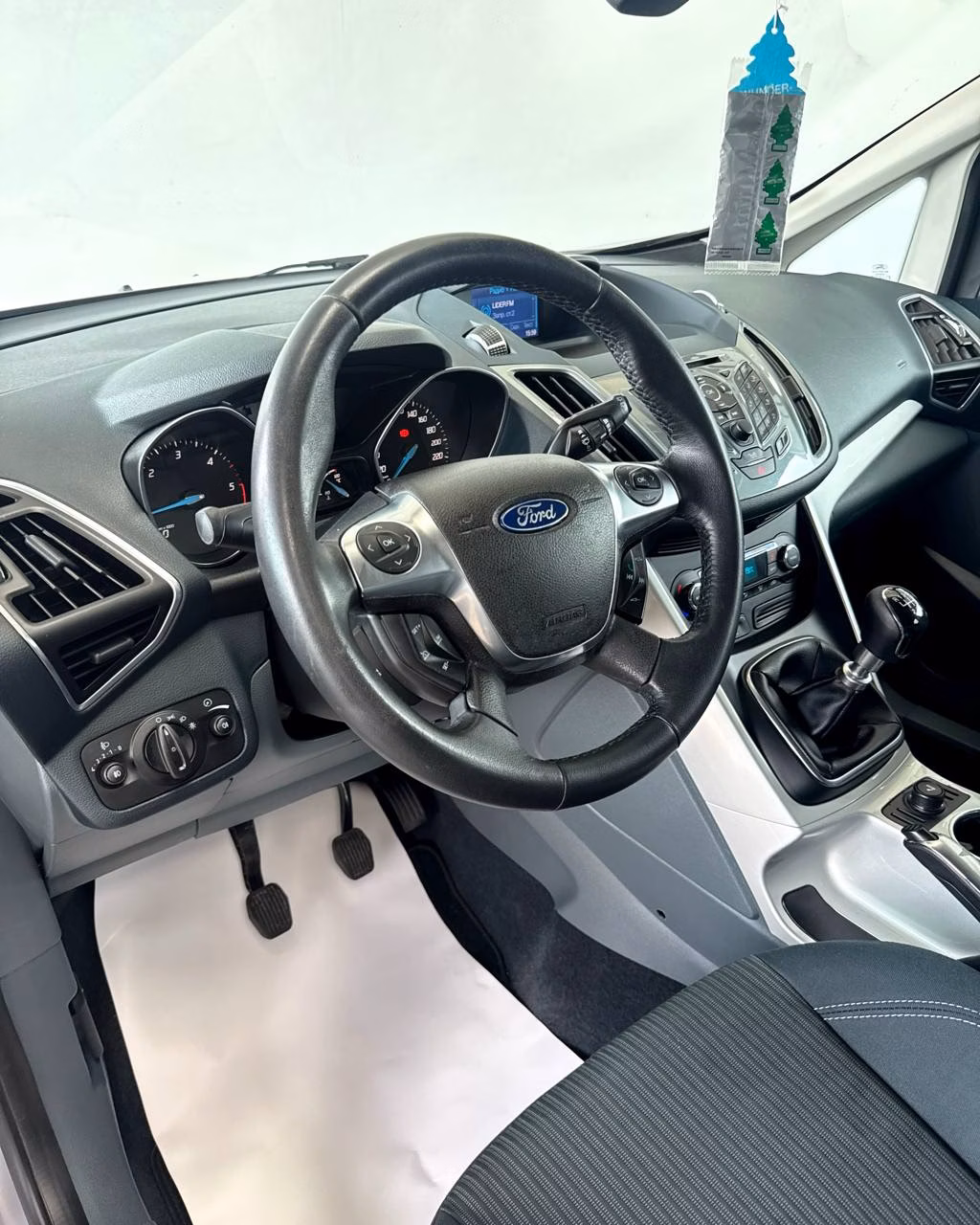 Ford C-MAX фото 11