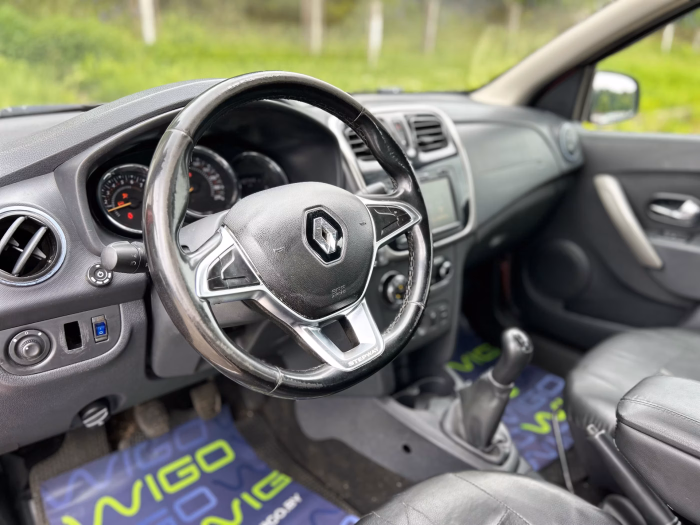 Renault Logan Stepway фото 8