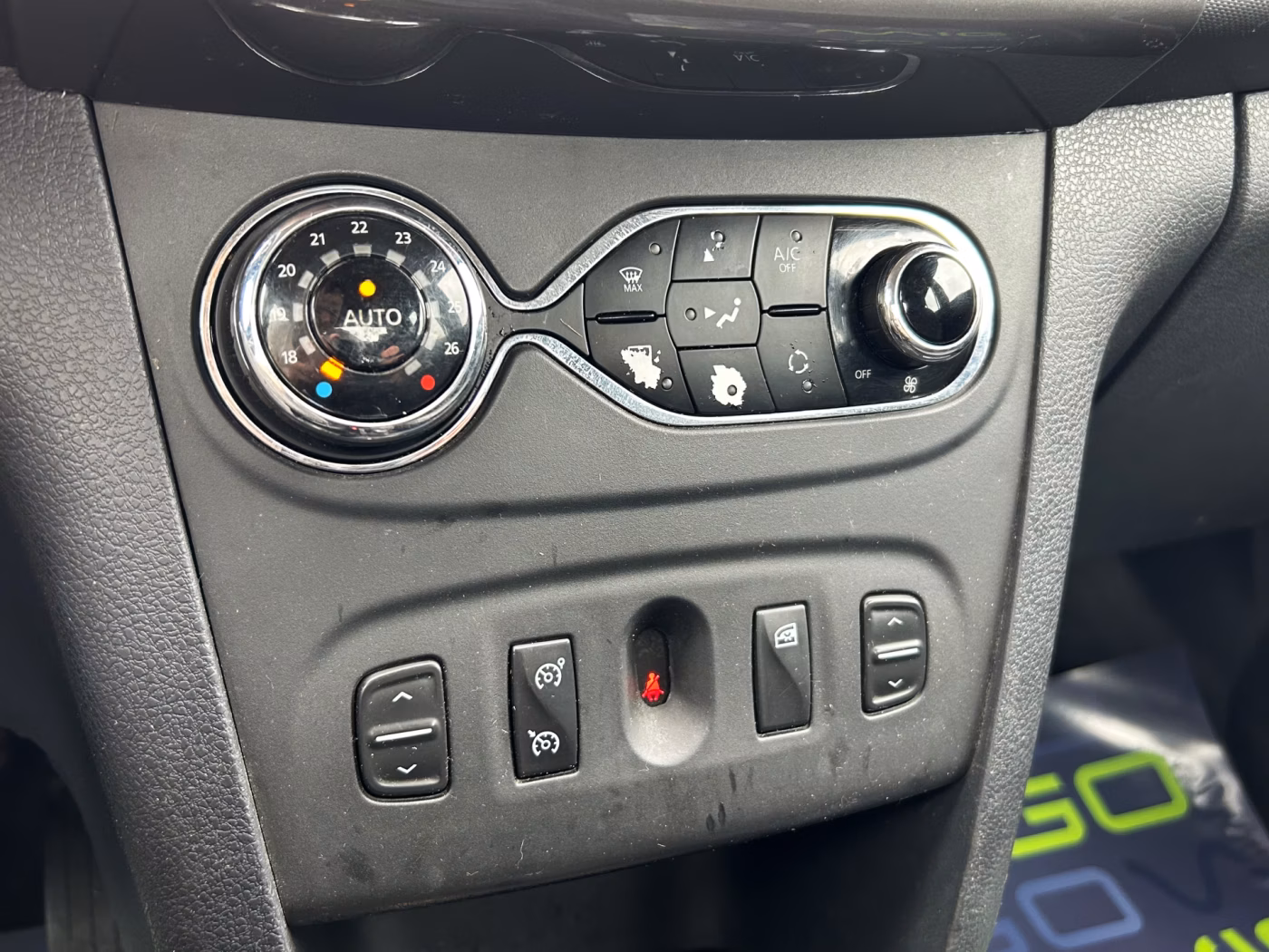 Renault Logan Stepway фото 16