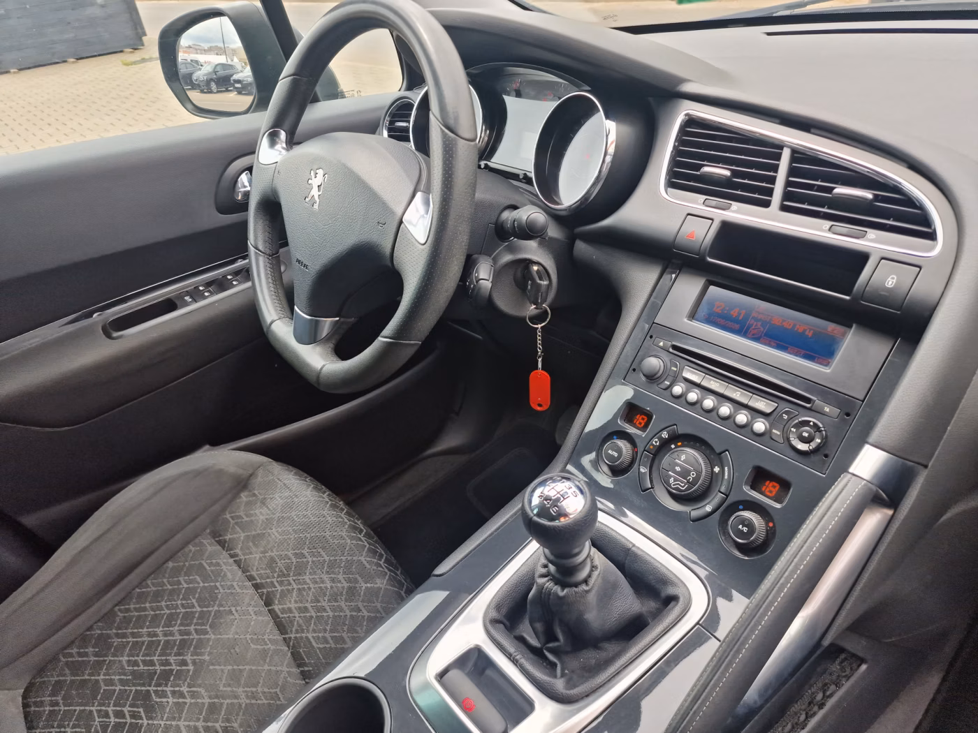 Peugeot 3008 фото 12