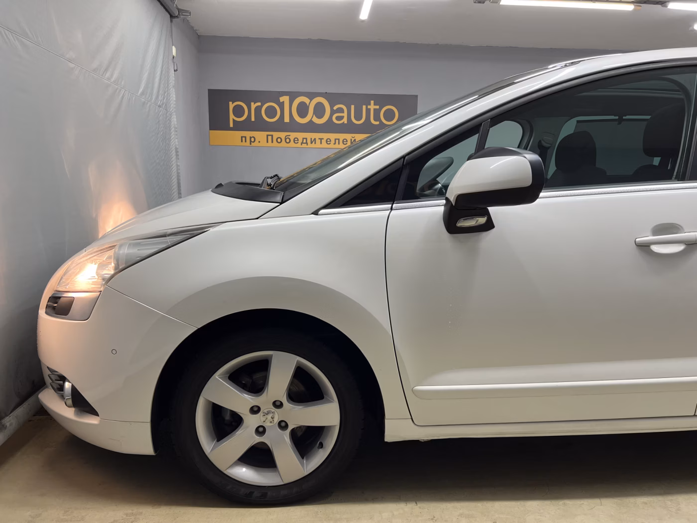 Peugeot 5008 фото 7