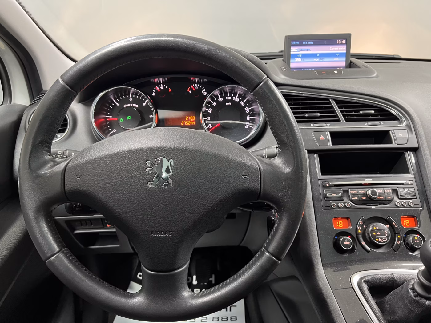Peugeot 5008 фото 13
