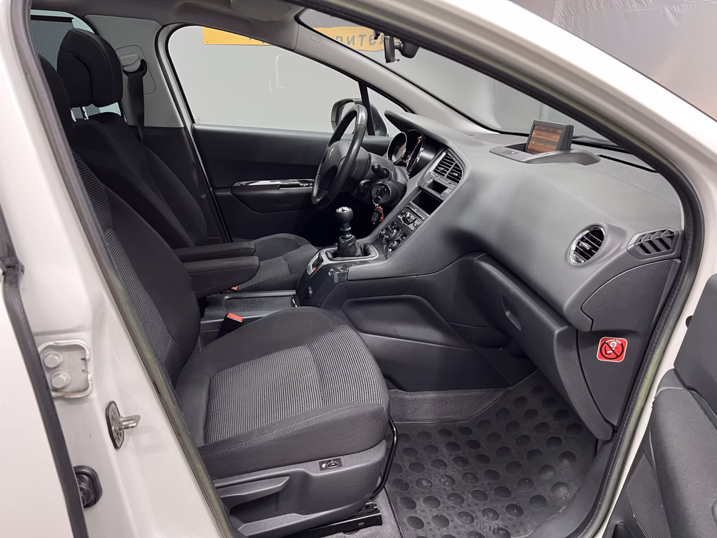 Peugeot 5008 фото 9