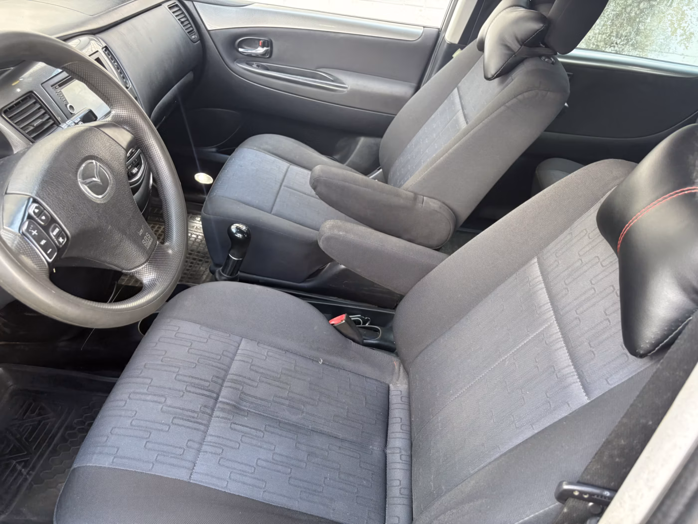 Mazda MPV фото 8