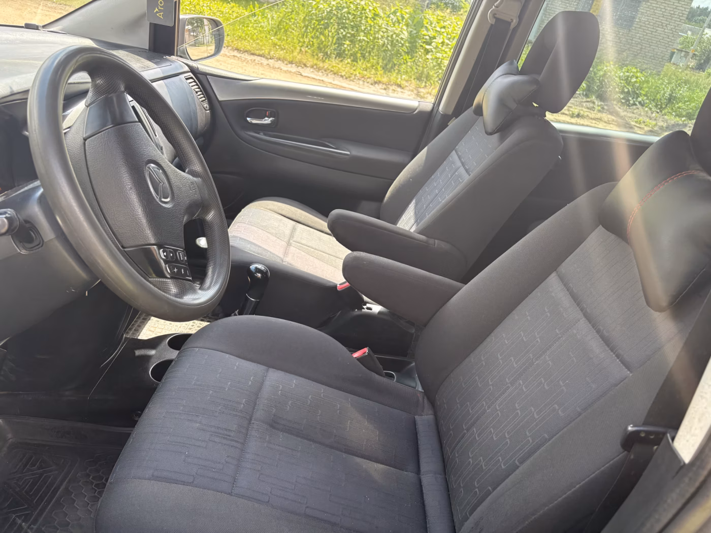 Mazda MPV фото 11