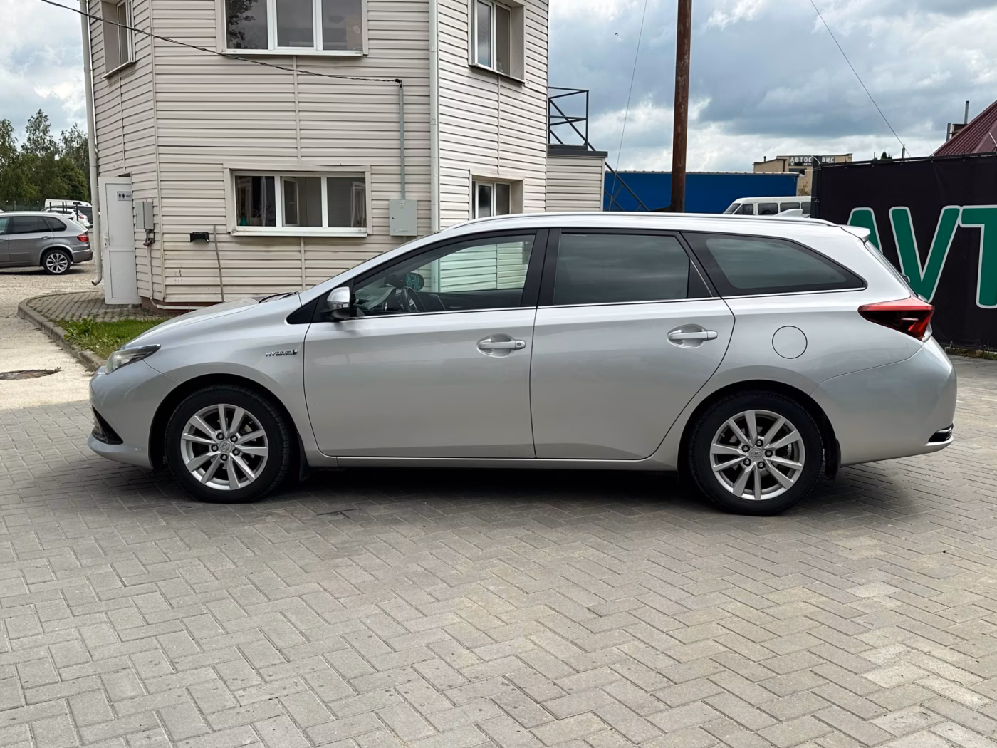 Toyota Auris фото 4