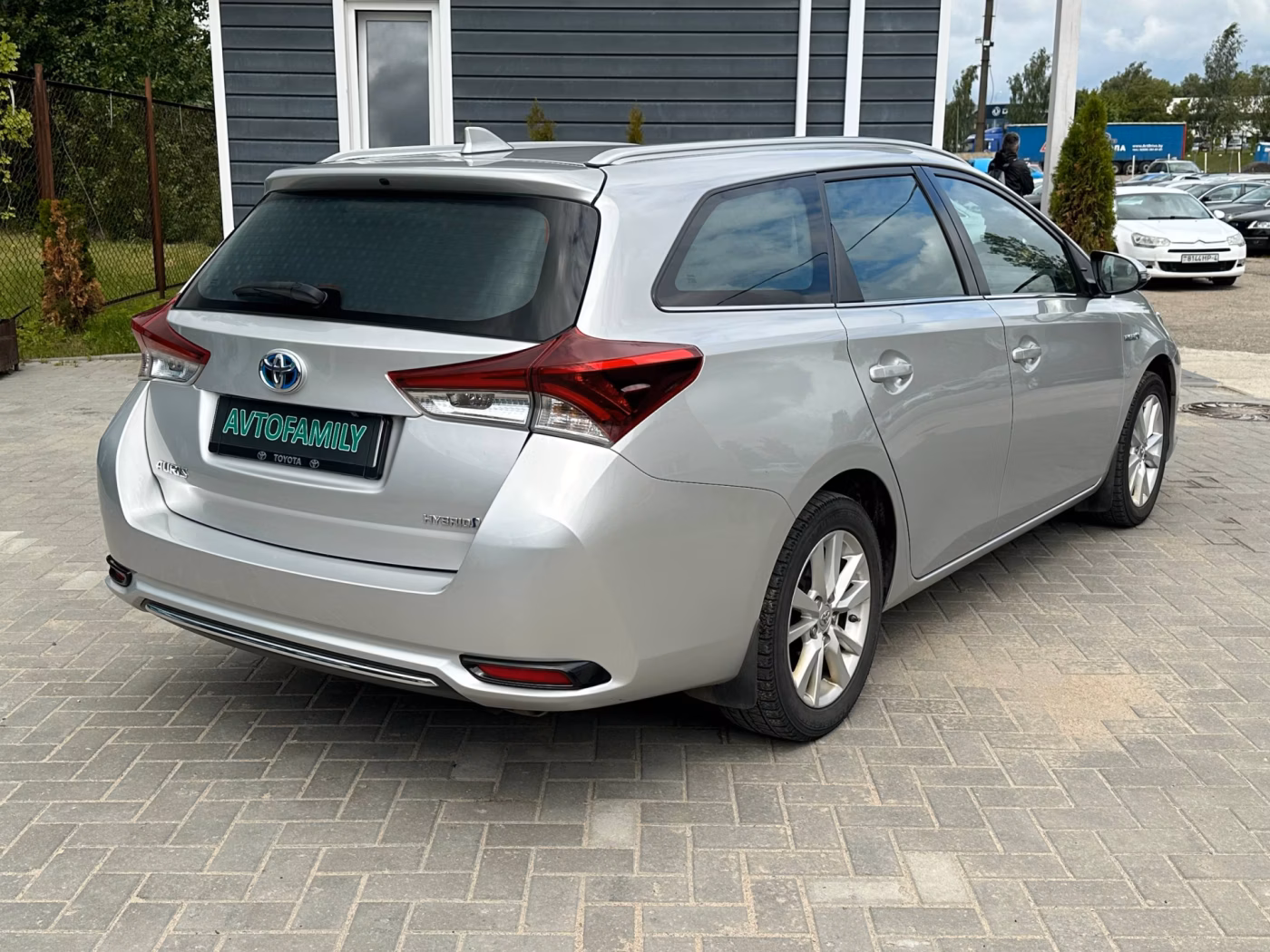 Toyota Auris фото 9