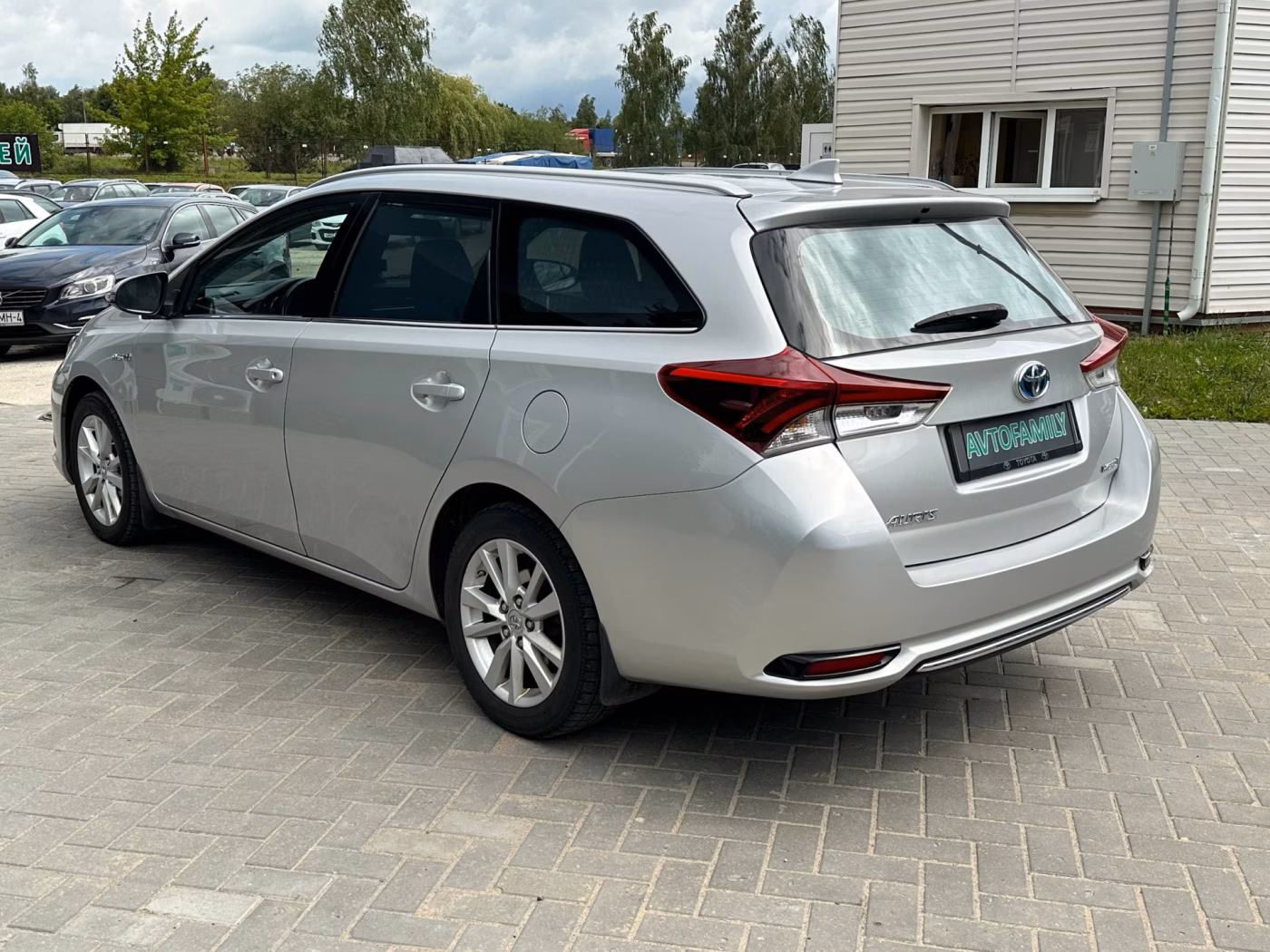 Toyota Auris фото 6