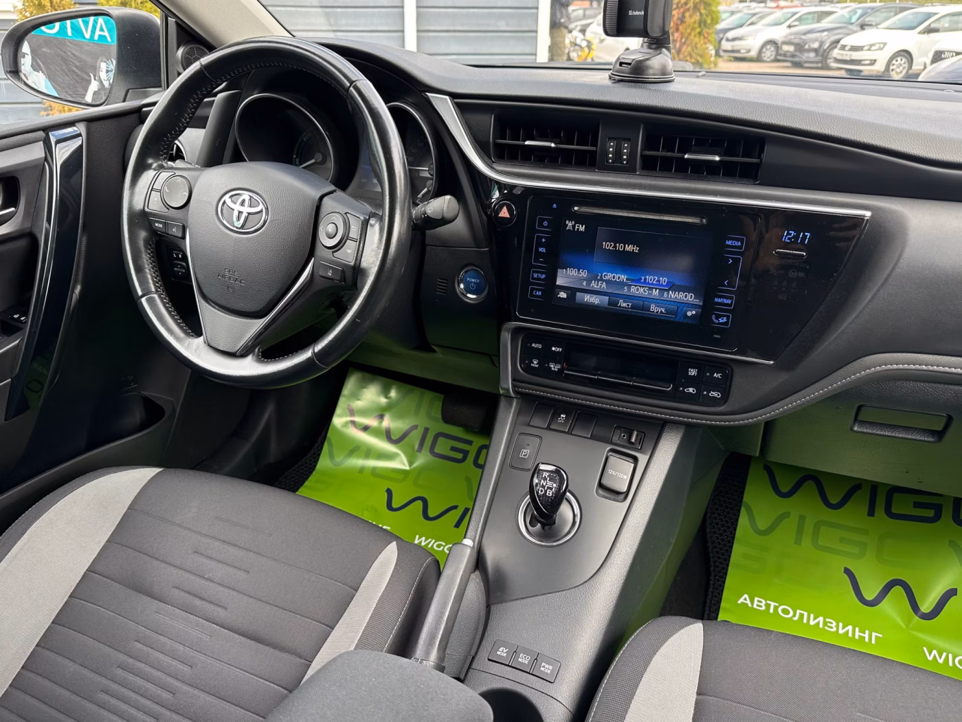 Toyota Auris фото 22