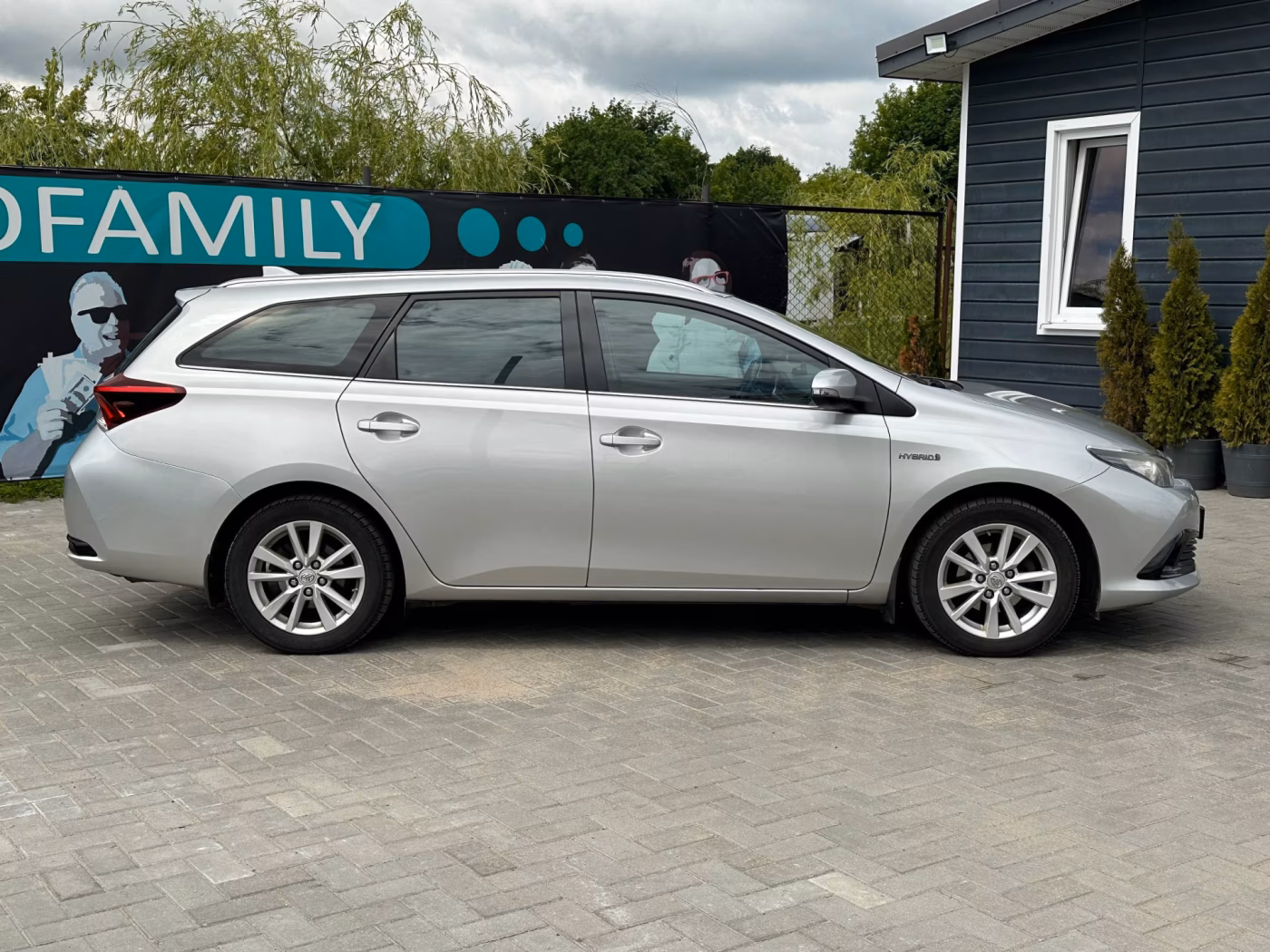 Toyota Auris фото 10