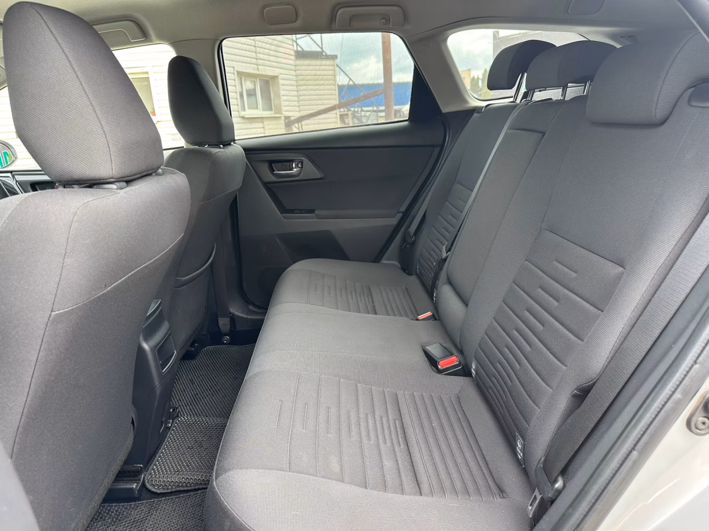 Toyota Auris фото 14