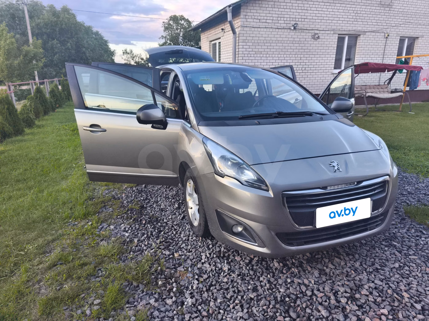 Peugeot 5008 фото 8