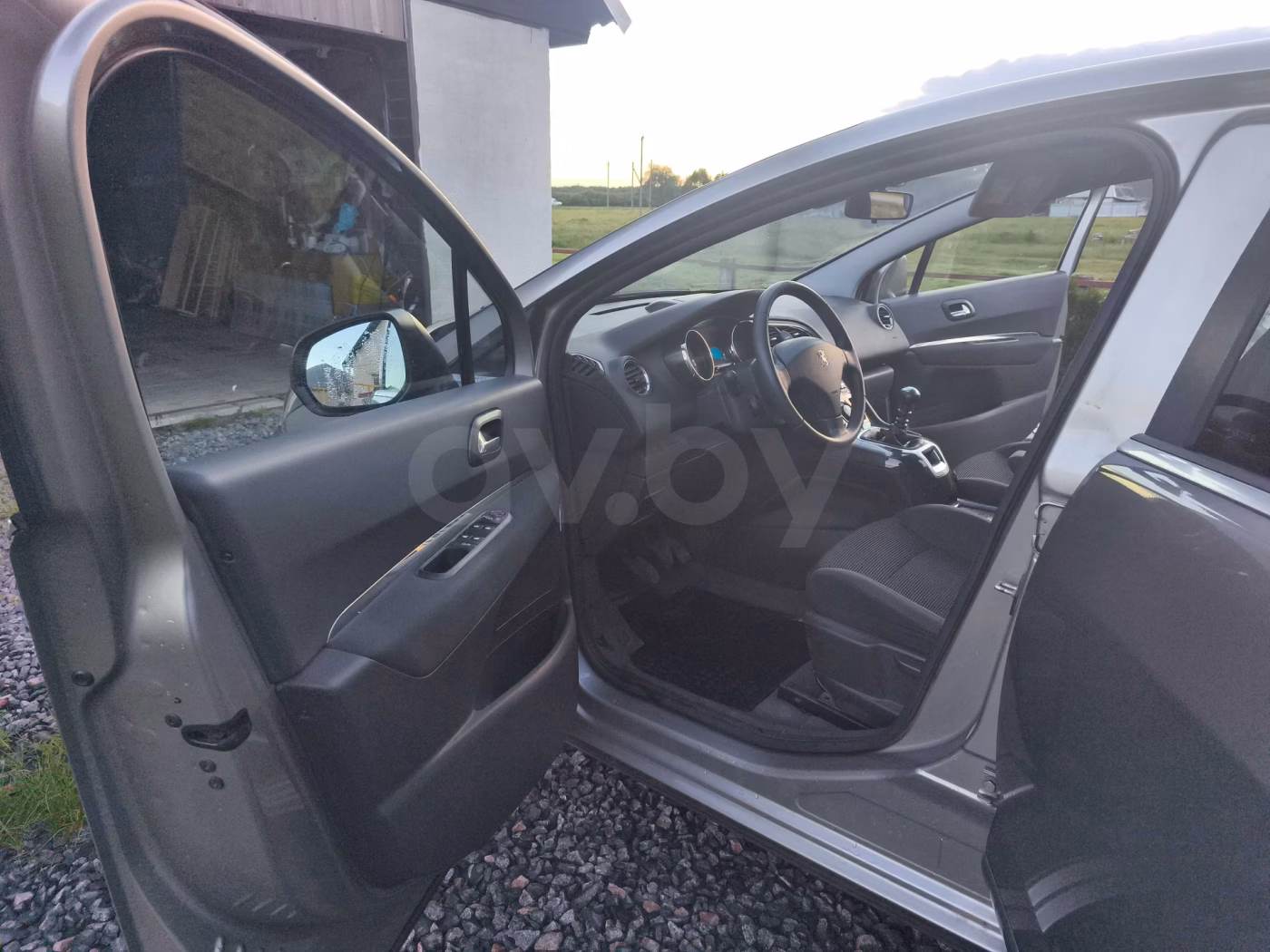 Peugeot 5008 фото 9