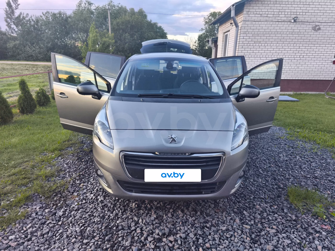 Peugeot 5008 фото 6