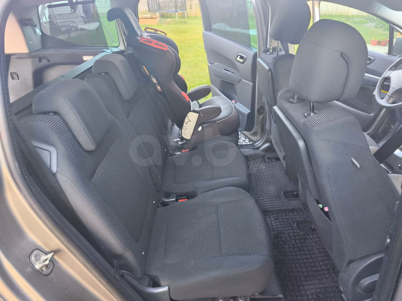 Peugeot 5008 фото 15