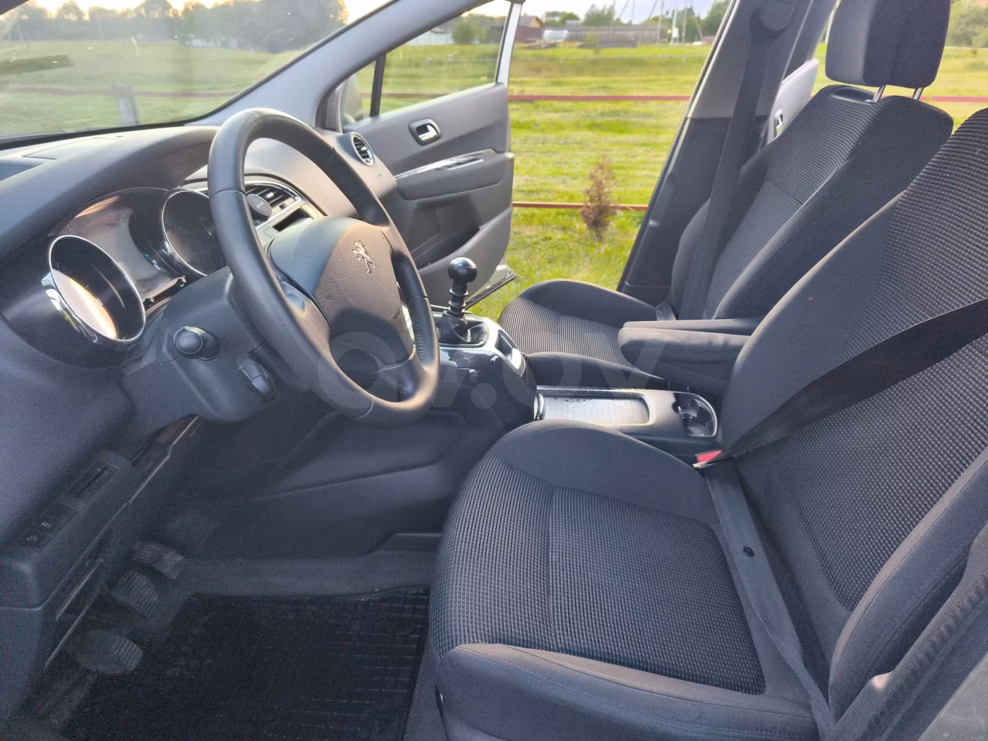 Peugeot 5008 фото 12
