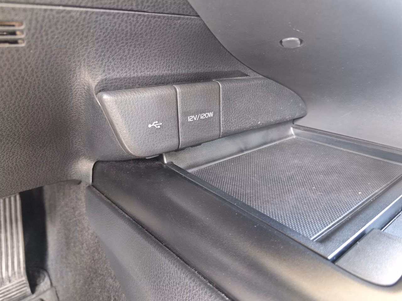 Toyota Camry фото 24