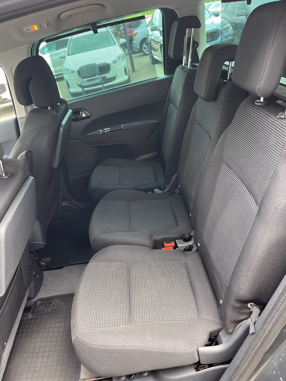 Peugeot 5008 фото 14