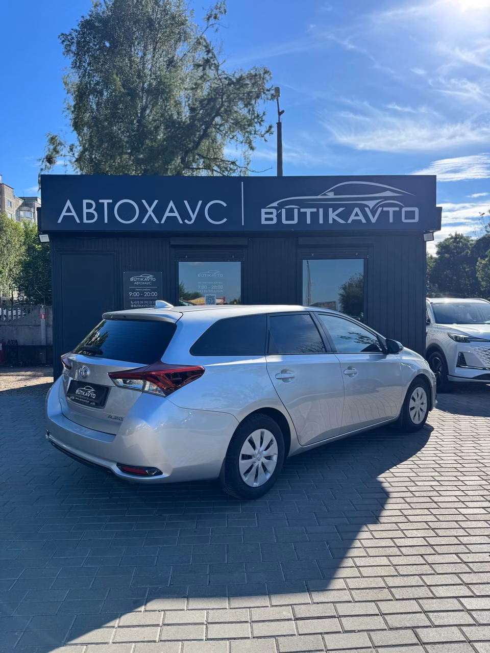 Toyota Auris фото 6