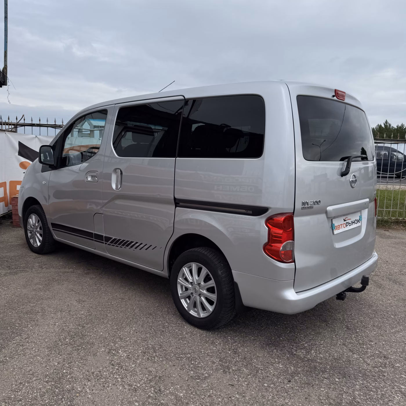 Nissan NV200 фото 6