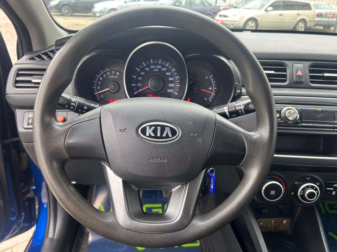 Kia Rio фото 10