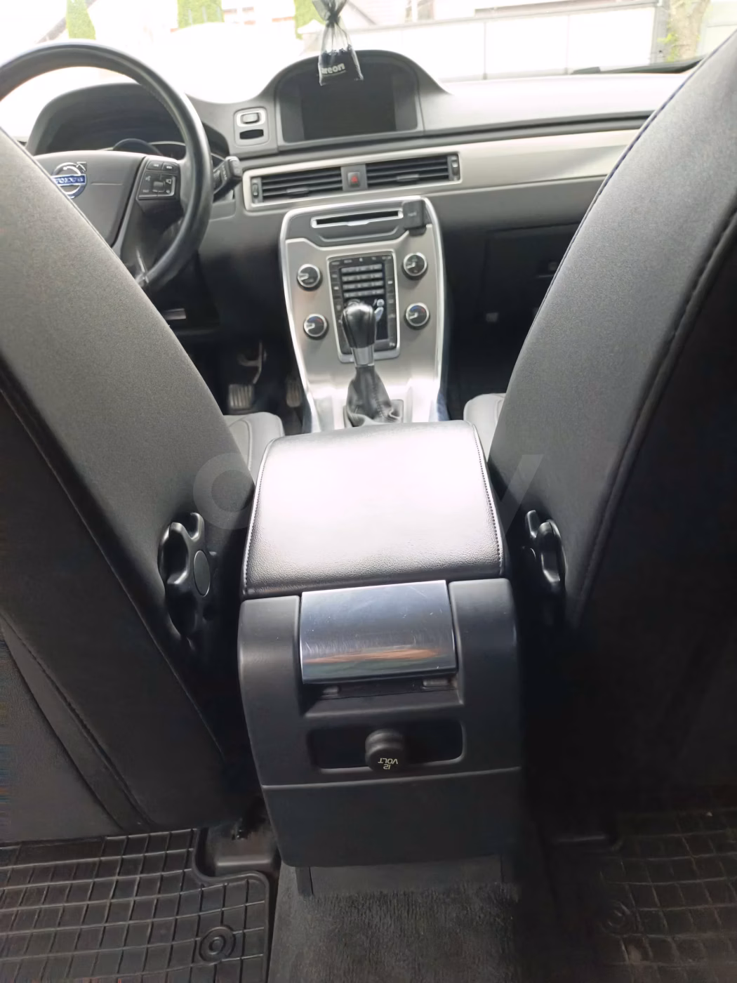 Volvo V70 фото 11