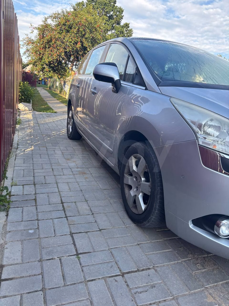 Peugeot 5008 фото 3