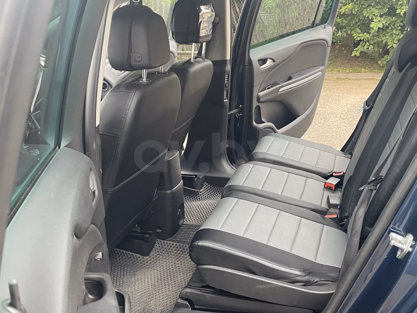 Opel Zafira фото 7