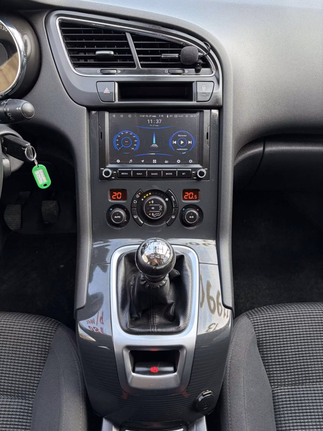 Peugeot 5008 фото 13