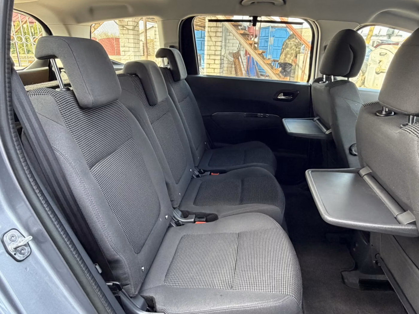 Peugeot 5008 фото 17