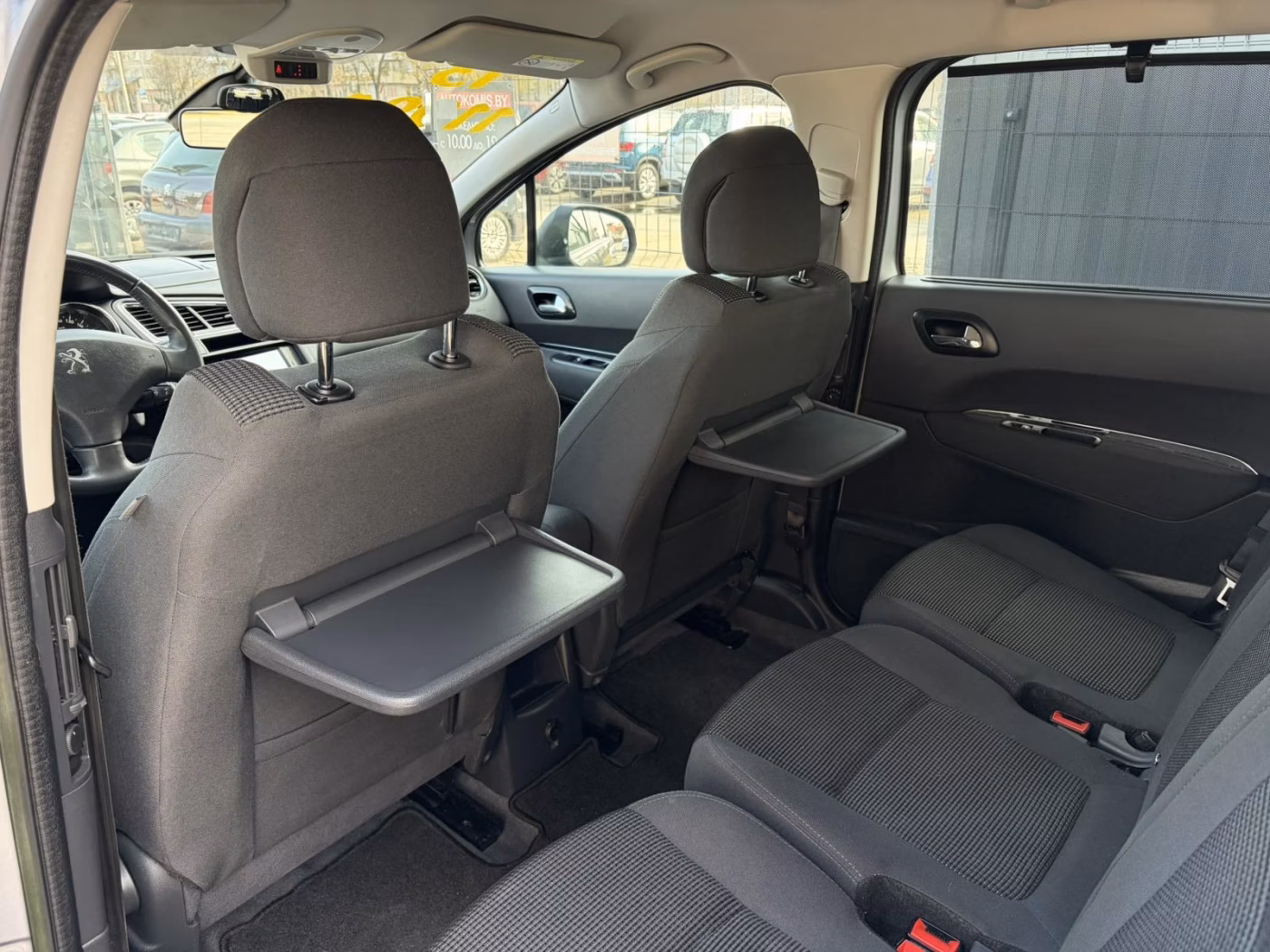 Peugeot 5008 фото 19