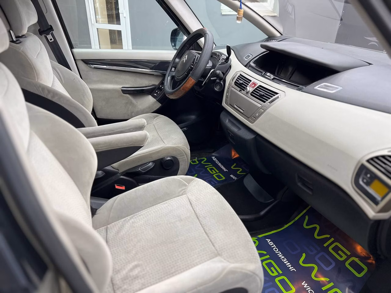 Citroen C4 Grand Picasso фото 10