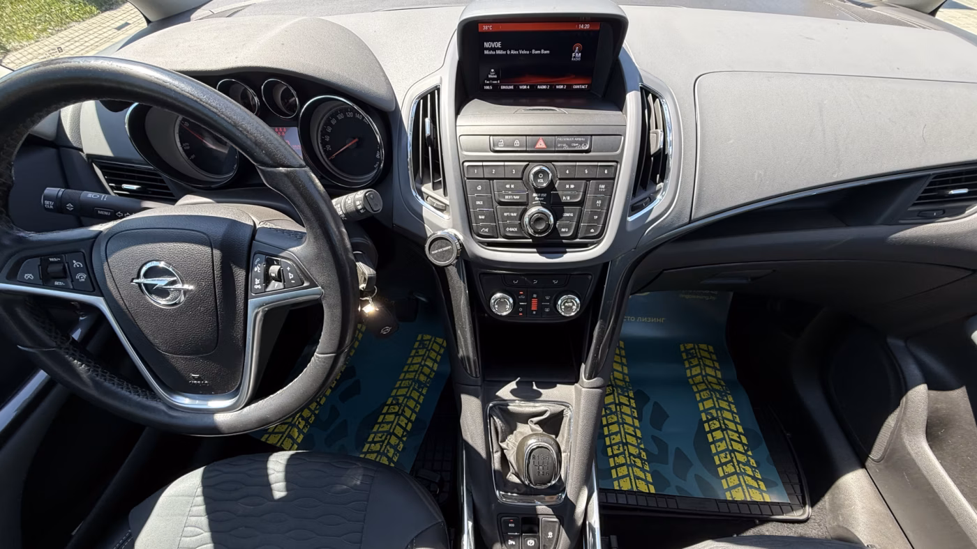 Opel Zafira фото 13