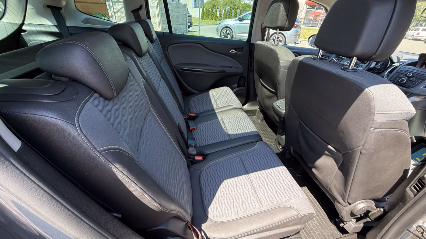 Opel Zafira фото 10