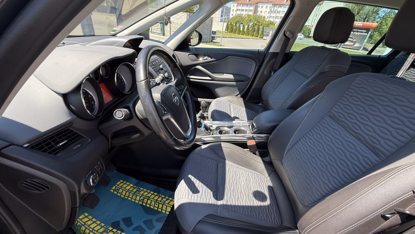 Opel Zafira фото 15