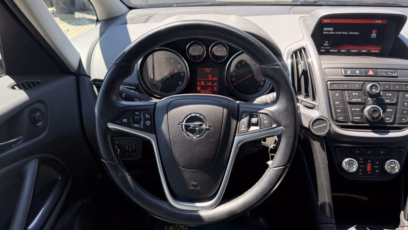 Opel Zafira фото 11