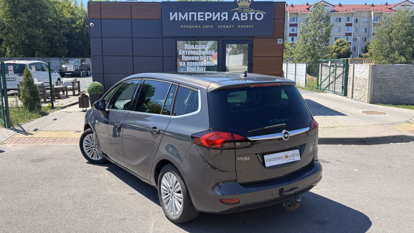 Opel Zafira фото 8