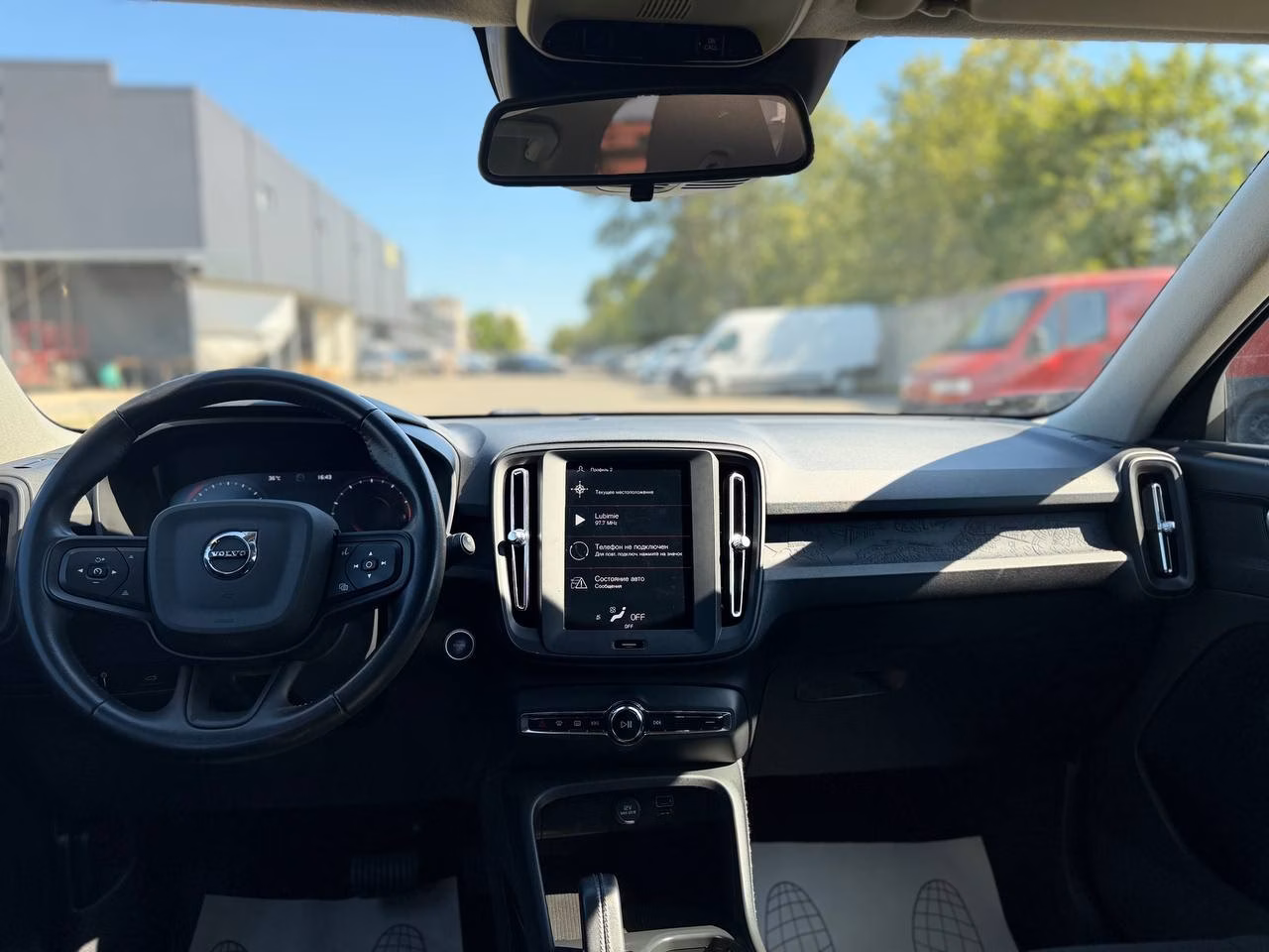 Volvo XC40 фото 10