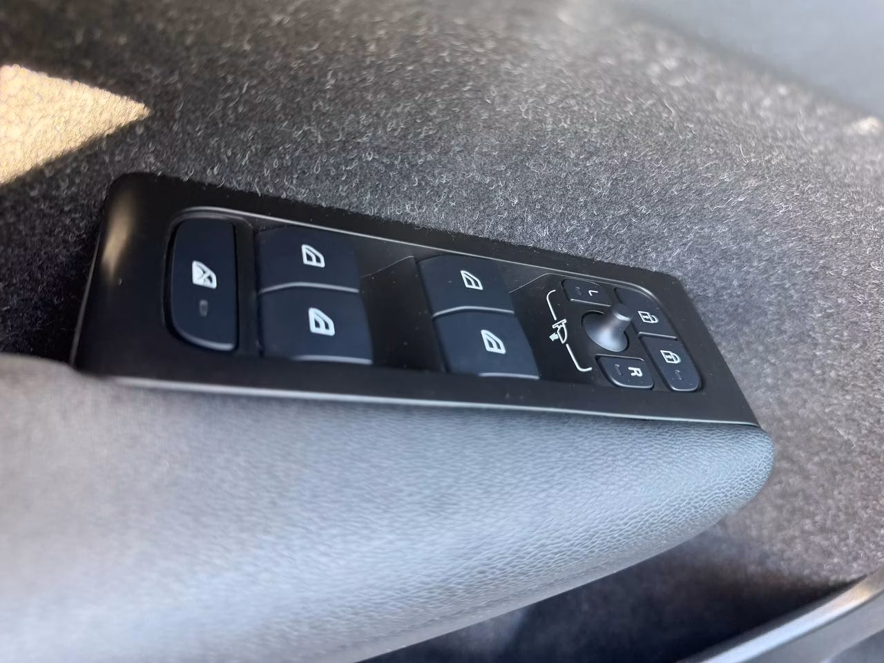 Volvo XC40 фото 16