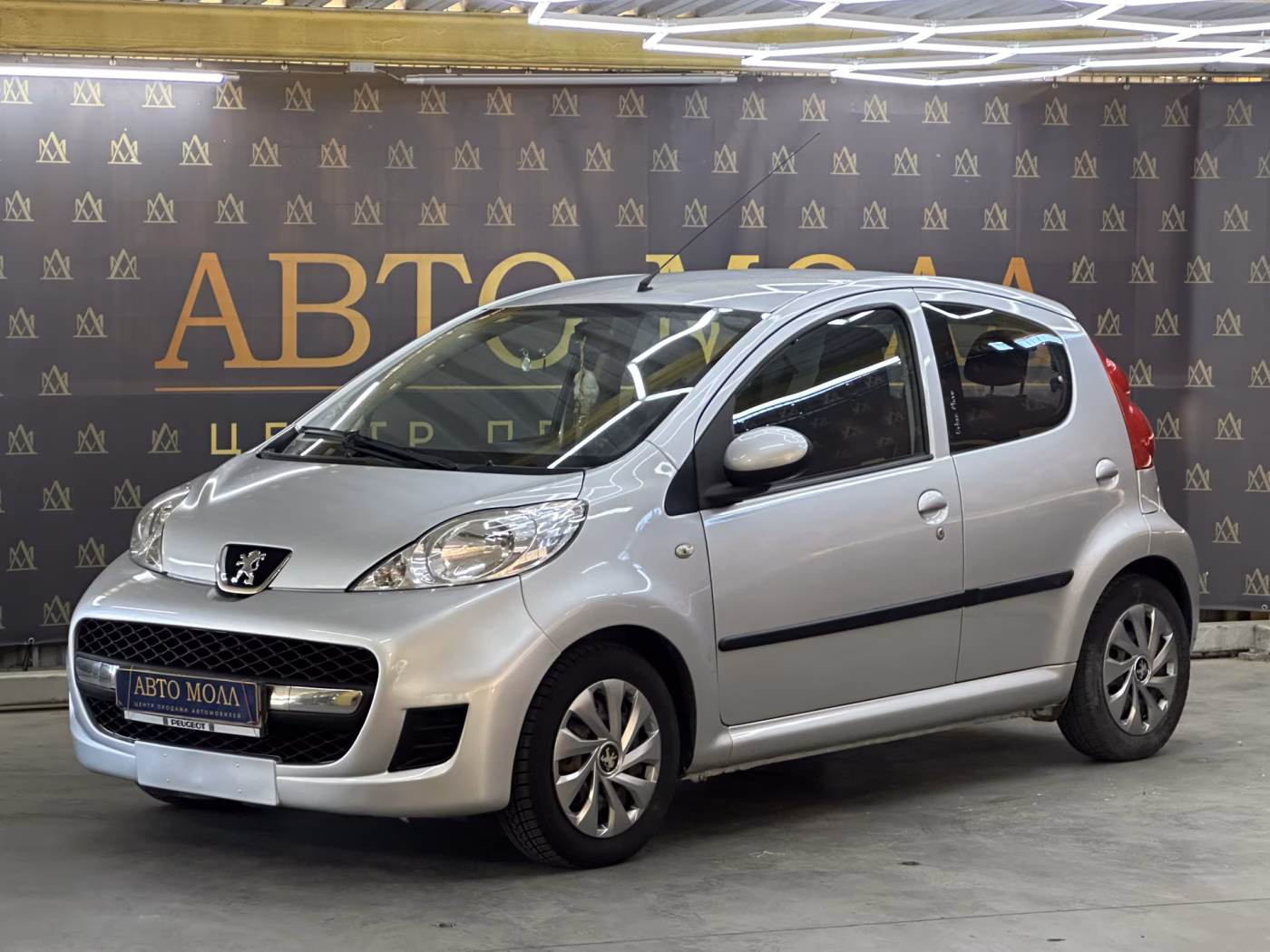 Peugeot 107 фото 3