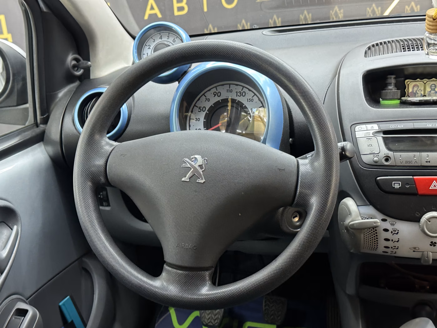 Peugeot 107 фото 12