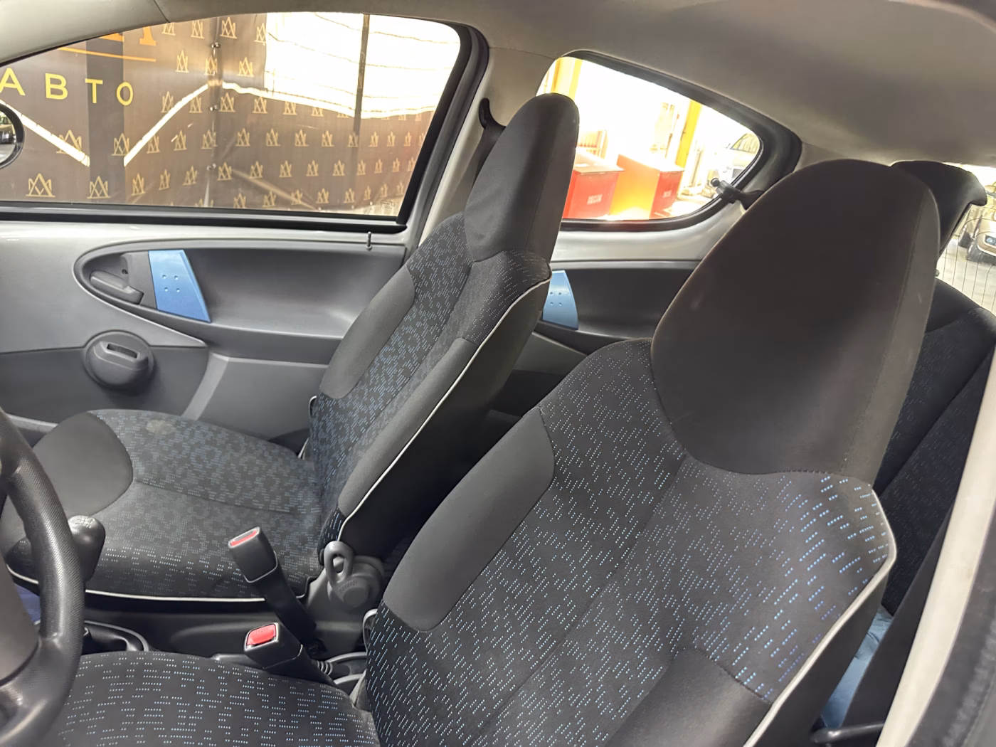 Peugeot 107 фото 18